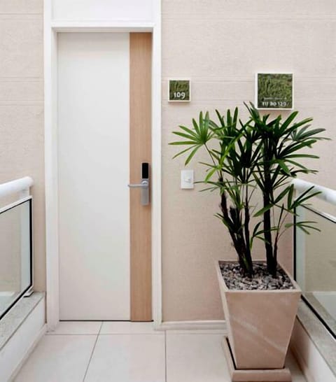 Single Room | In-room safe, desk, blackout drapes, free WiFi