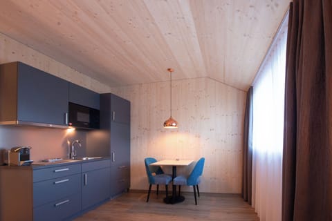 Deluxe Suite | In-room dining