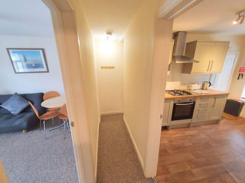 Apartment | 2 bedrooms, iron/ironing board, free WiFi, bed sheets