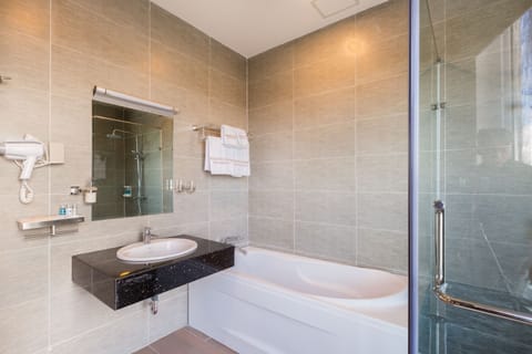 Double Room | Bathroom | Free toiletries, slippers, bidet, towels