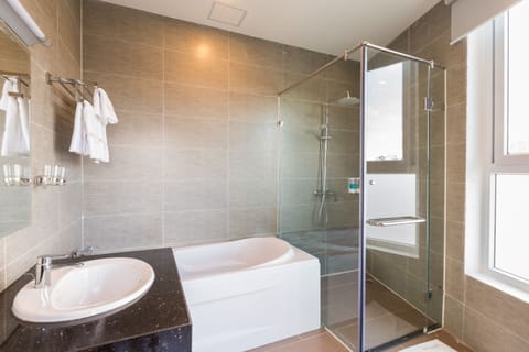 Double Room | Bathroom | Free toiletries, slippers, bidet, towels