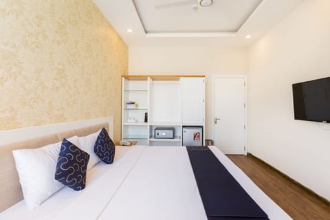 Double Room | Minibar, desk, free WiFi, bed sheets