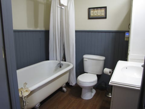 Carroll Cottage | Bathroom | Free toiletries, hair dryer, towels