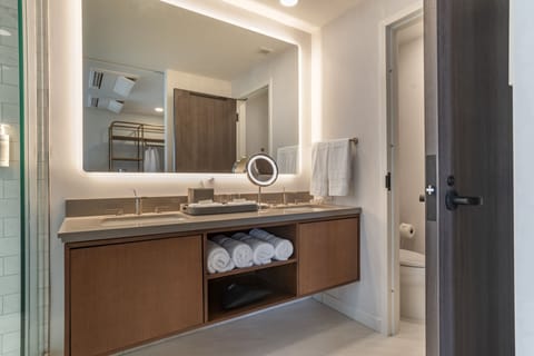 Crescent Suite | Bathroom | Shower, designer toiletries, hair dryer, bathrobes