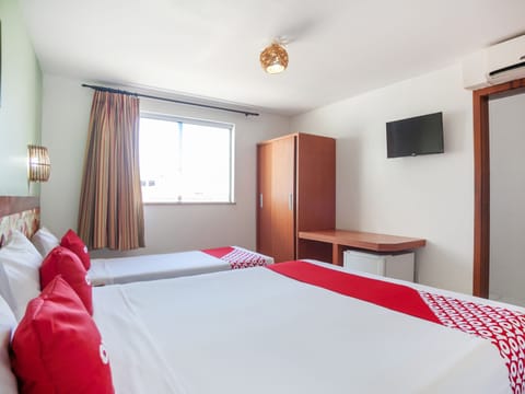 Triple Room (1 Double bed + 1 Single bed) | Minibar, desk, soundproofing, iron/ironing board