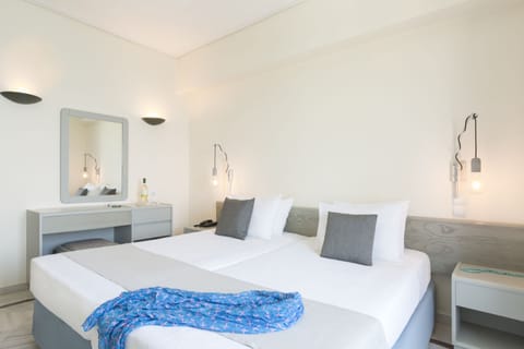 In-room safe, iron/ironing board, free WiFi