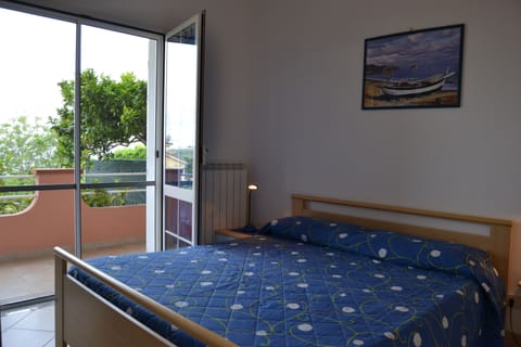 Deluxe Apartment, 1 Bedroom, Sea View (4 pax) | 1 bedroom, Frette Italian sheets, premium bedding, down comforters