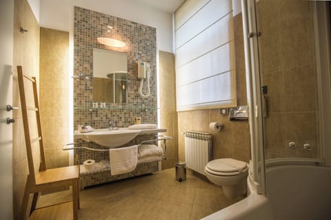 Premium Double Room | Bathroom | Free toiletries, hair dryer, bathrobes, slippers