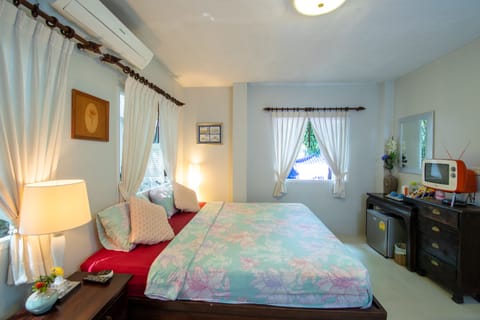Superior Double Room | Minibar, in-room safe, individually furnished, desk