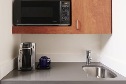 Superior Room, Kitchenette | Private kitchenette | Coffee/tea maker, eco-friendly cleaning products