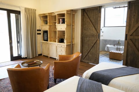 Deluxe Room, 2 Twin Beds (Forest View) | Minibar, in-room safe, desk, laptop workspace