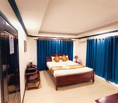 Deluxe Double With Balcony | Free minibar items, in-room safe, laptop workspace, free WiFi