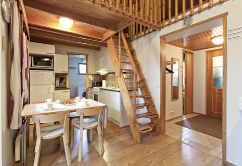 Duplex, 2 Bedrooms, Sauna (48 m2) | In-room dining