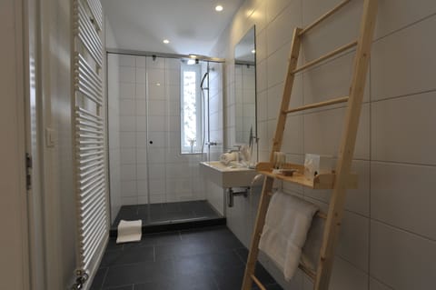 Standard Double Room | Bathroom | Free toiletries, hair dryer, bathrobes, slippers