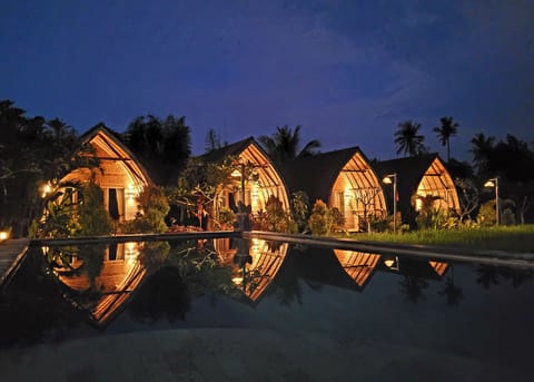 Lumbung Suite | Desk, rollaway beds, free WiFi, bed sheets