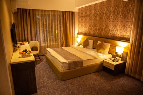 Standard Double Room | Egyptian cotton sheets, premium bedding, down comforters, minibar