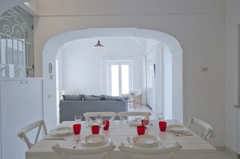 Villa, 3 Bedrooms | In-room dining