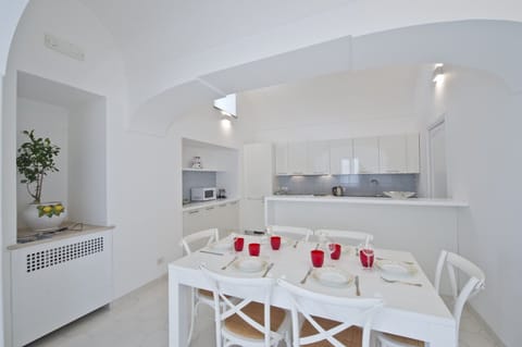 Villa, 3 Bedrooms | Private kitchen | Full-size fridge, microwave, oven, stovetop