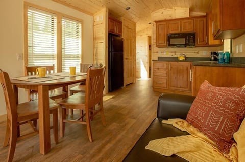 Standard Cabin | Private kitchen | Fridge, microwave, stovetop, dishwasher