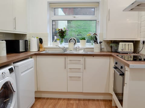 Kitchen | Rhona&rsquo;s Cottage, Abergavenny