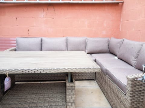 Garden room | Rhona&rsquo;s Cottage, Abergavenny