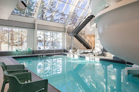 2 indoor pools, sun loungers