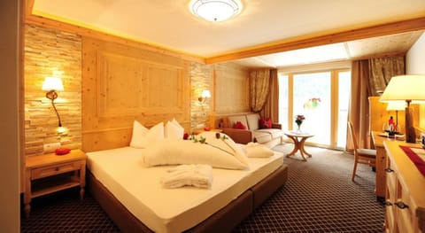 Luxury Double Room, Balcony | Hypo-allergenic bedding, in-room safe, individually decorated