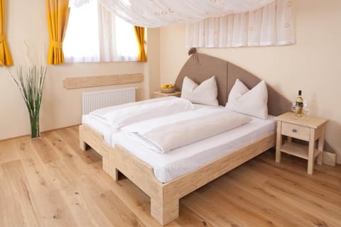 Standard Double Room | Hypo-allergenic bedding, in-room safe, free WiFi, bed sheets