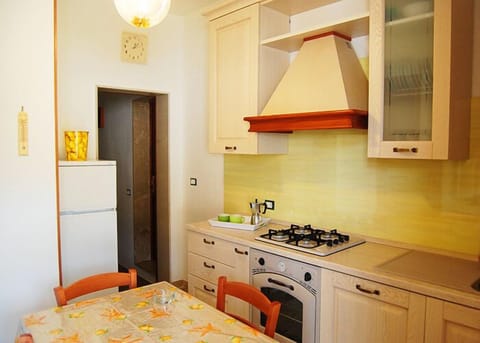 Apartment, 2 Bedrooms | Private kitchen | Fridge, oven, stovetop, espresso maker