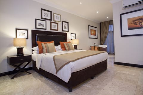 Junior Suite | Egyptian cotton sheets, premium bedding, free minibar, in-room safe