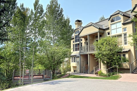 Front entrance and hot tub