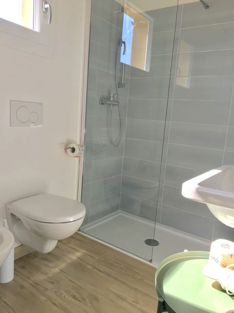 House | Bathroom | Shower, free toiletries, hair dryer, bidet