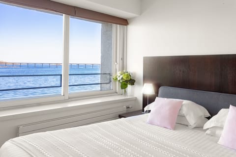 Junior Suite, Sea View | Premium bedding, memory foam beds, in-room safe, individually decorated