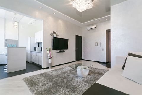 Deluxe Apartment (floor 5) | Living room | LED TV