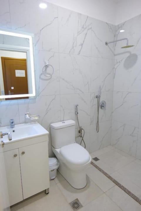 Double Room, Balcony, Sea View | Bathroom | Shower, free toiletries, hair dryer, slippers