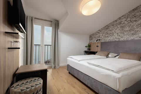 Standard Double Room, 1 Queen Bed, Sea View | In-room safe, desk, blackout drapes, free WiFi