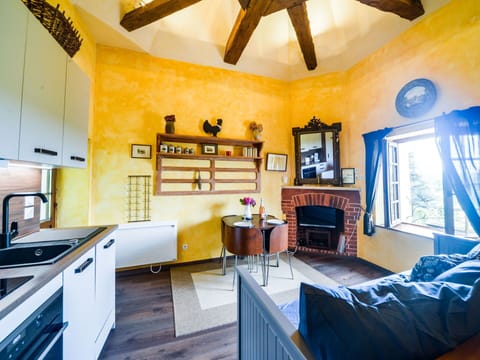 Picture Frame, Property, Cabinetry, Blue, Kitchen Sink, Interior Design, Window, Kitchen Appliance, Countertop, Architecture