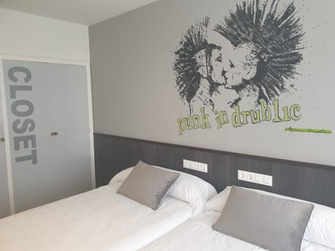 Twin Room | Individually decorated, free WiFi, bed sheets