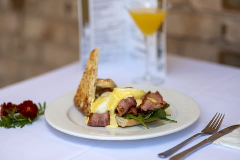 Daily cooked-to-order breakfast (AUD 15.00 per person)