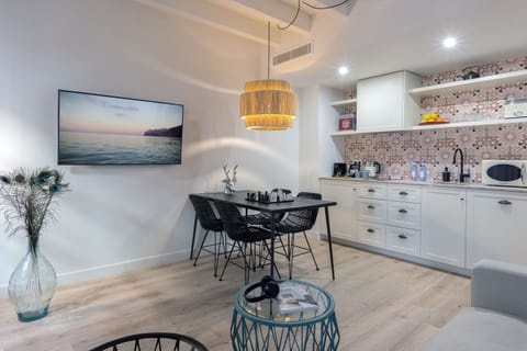 Superior Suite | Living area | Flat-screen TV