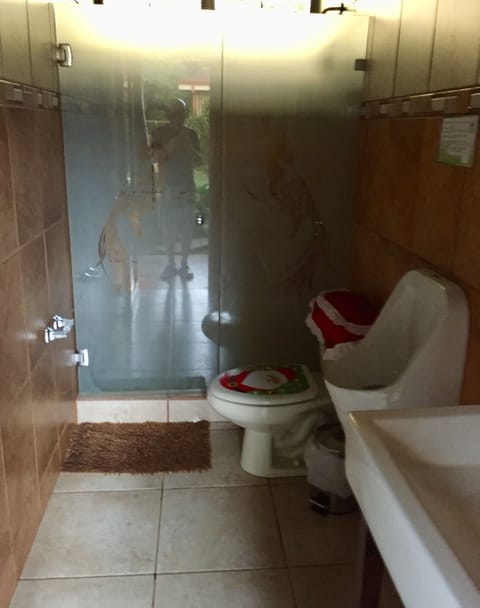 Junior Suite, 1 King Bed, River View, Mountainside (Colibri) | Bathroom | Shower, towels