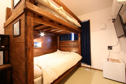 Bunk Bed Twin Room (Shared Bathroom) | Free WiFi