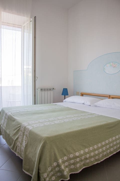 Comfort Double or Twin Room, Balcony | In-room safe, desk, free WiFi, bed sheets