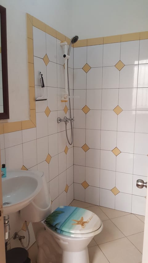 Comfort Room | Bathroom shower