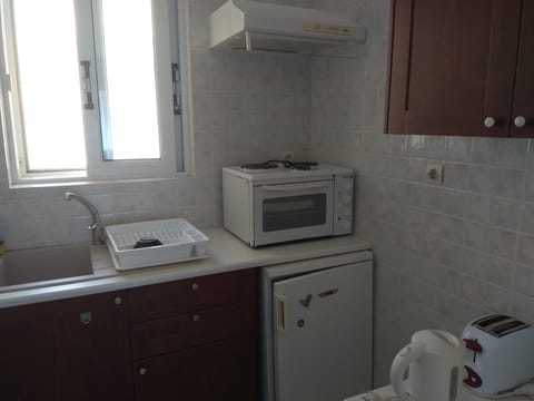 Apartment | Private kitchen | Fridge, coffee/tea maker, electric kettle