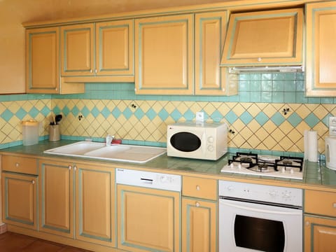 Countertop, Cabinetry, Property, Kitchen Sink, Building, Kitchen, Kitchen Appliance, Blue, Home Appliance, Sink