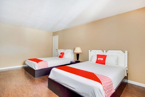 Room, 2 Queen Beds | Desk, free WiFi, bed sheets