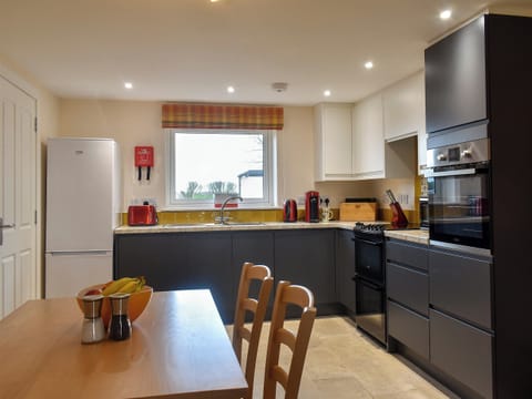 Well equipped kitchen and dining area | The Annex At Fernyrig, Coldstream