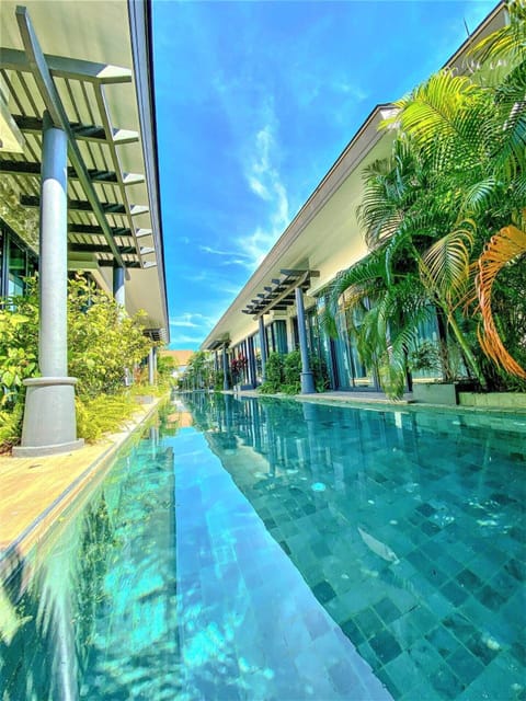 1 Bedrooms, Pool Access | Private pool