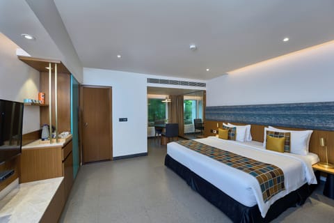 Executive Room.. | Premium bedding, minibar, in-room safe, desk